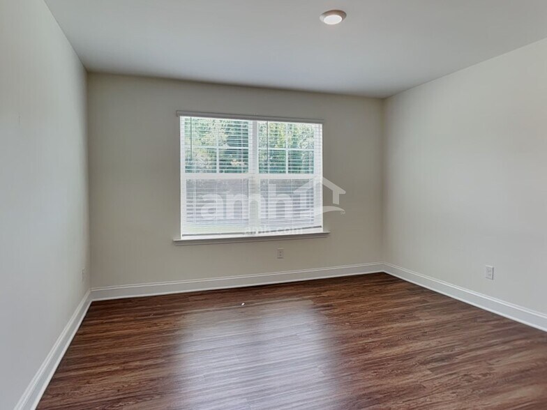 Building Photo - 3224 Oakfields Rd