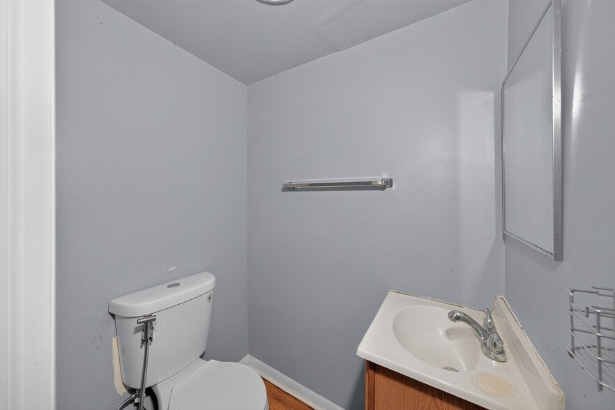 Building Photo - 614 Bryn Mawr Ct