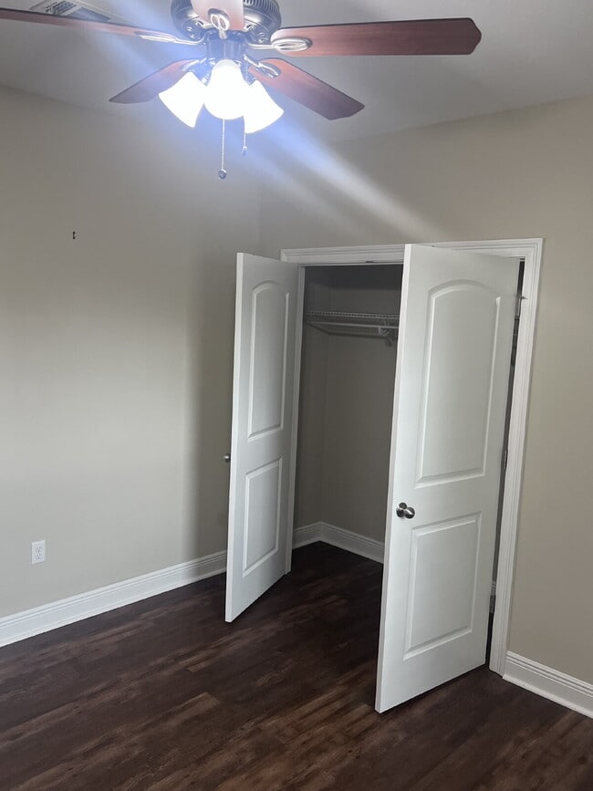 Building Photo - 6882 Brocado Ct