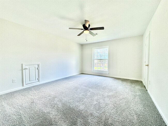 Building Photo - 7914 Oakington Dr