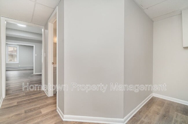 Building Photo - 606 North St