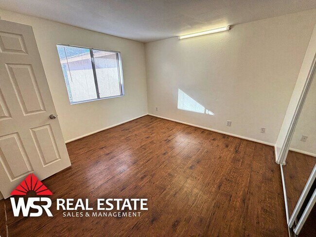 Building Photo - Upper-Level Condo In Gated Community!