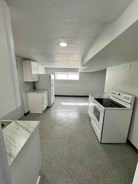 Building Photo - 397 Isgreen Cir