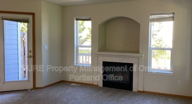 Building Photo - 15617 NE Milton Pl