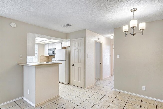 Building Photo - 8704 Clearbrook Trail
