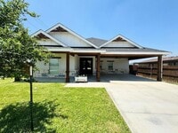 Building Photo - 2301 Lemonwood St