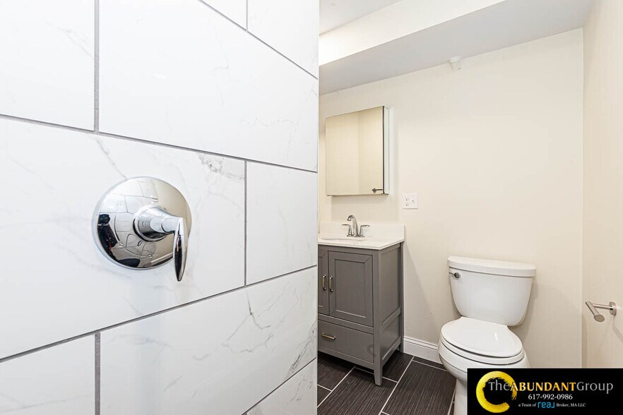 Building Photo - 48 Caldwell Rd