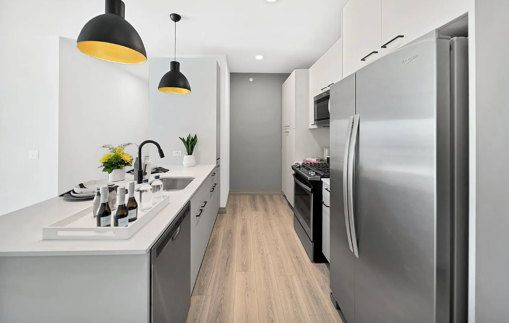 Building Photo - 2141 N Elston Ave