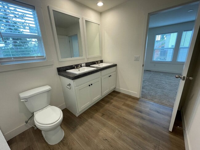 Building Photo - 6656 Pentz Rd