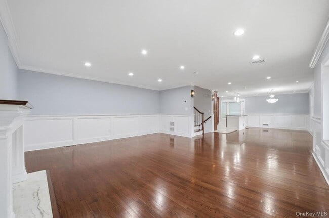 Building Photo - 87 Woodlawn Ave
