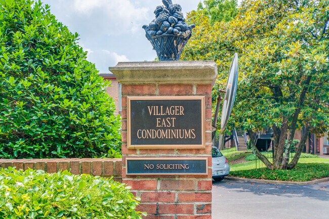 Building Photo - 3600 Hillsboro Pike