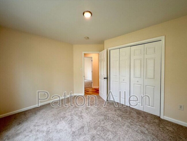 Building Photo - 6 Providence Rd