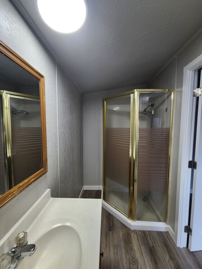 Building Photo - 3-bedroom 2 bath House