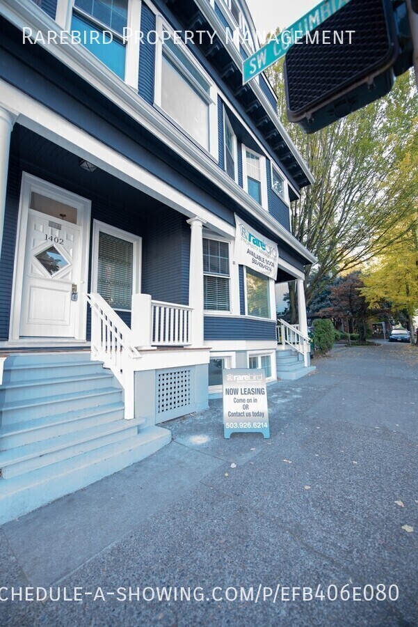 Building Photo - Renovated 1BR in Historic Plex - Available...