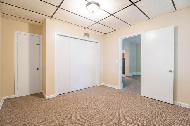 Building Photo - Large, remodeled one bedroom apartment