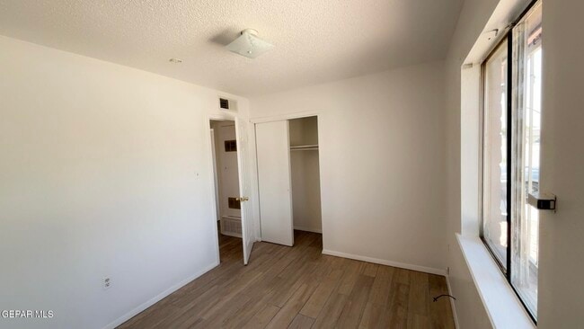 Building Photo - 11516 Jim Ferriell Dr