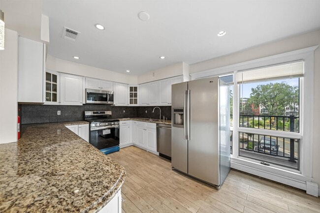 Building Photo - 9 Sterling Pl