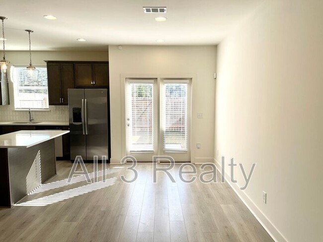 Building Photo - 5859 Greystone Dr