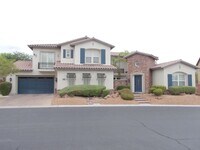 Building Photo - Spacious 4 Bed / 5 Bath Two-Story Home wit...