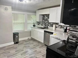 Building Photo - 3428 Harvey Ave