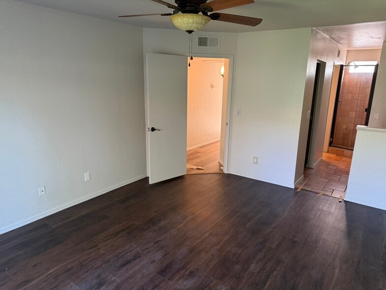 Building Photo - 4306 E Sandia St