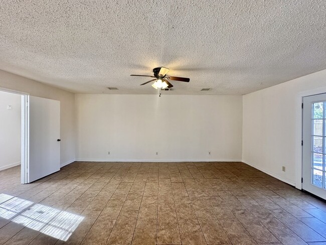 Building Photo - Tour Today! 4 Bedroom 2 Bath Near TJC!