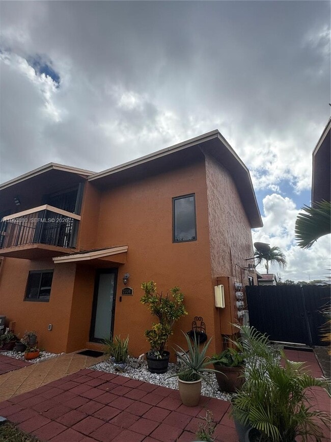 Building Photo - 2334 W 62nd St