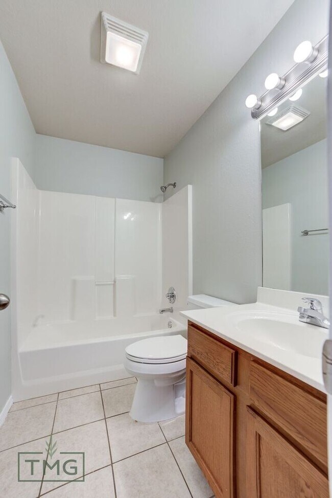 Building Photo - Great 3/2/2 in Owasso’s Lake Valley!