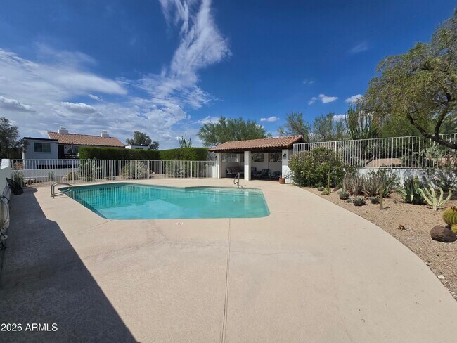 Building Photo - 7501 E Happy Hollow Dr