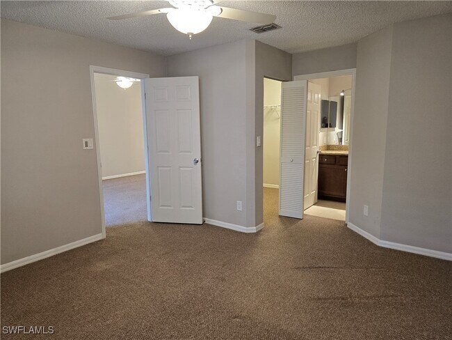 Building Photo - 605 Squire Cir