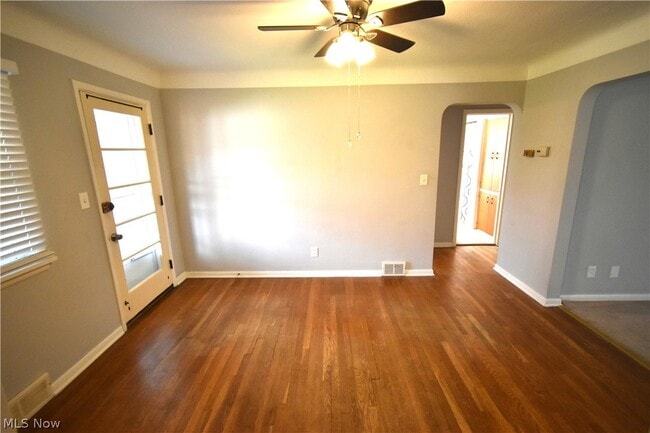 Building Photo - 2761 Forestview Ave