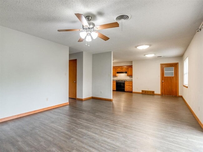 Building Photo - 1639 Westbrooke Terrace