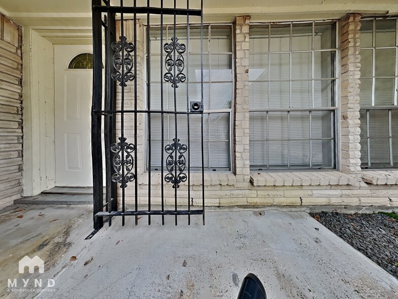 Building Photo - 2163 Drayton Ln
