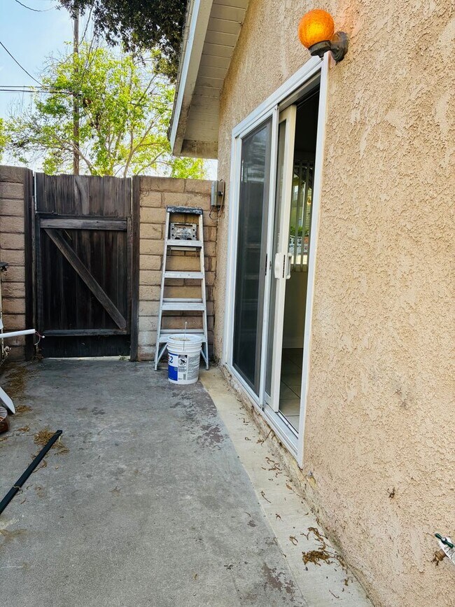 Building Photo - BEAUTIFUL 3 BEDROOM/ 2 BATH- ONE TIME RENTAL