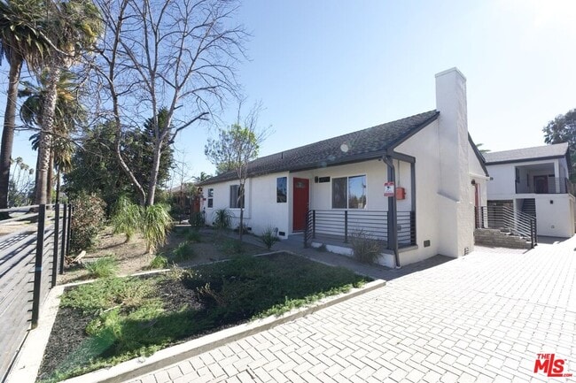Primary Photo - 17610 Sherman Way
