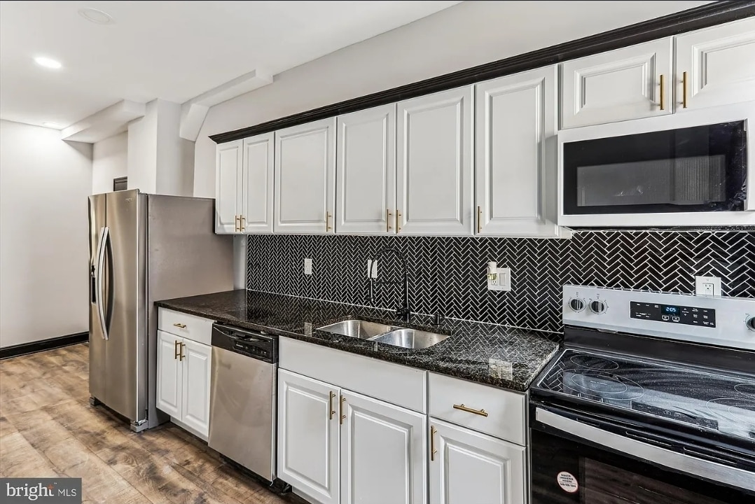 Building Photo - 1820 Walbrook Ave