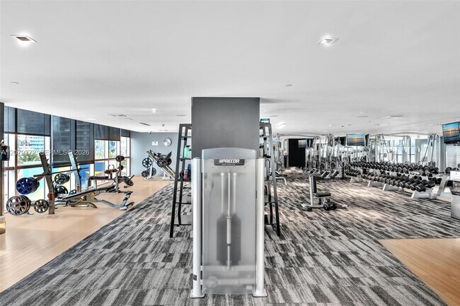 Building Photo - 900 Biscayne Blvd