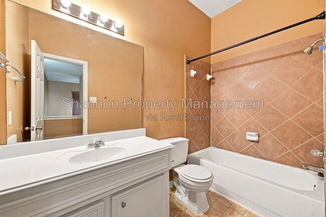 Building Photo - 16551 Pentonshire Ln