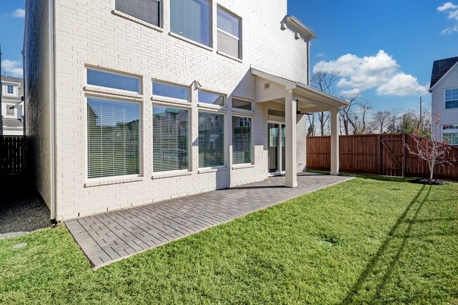 Building Photo - 3105 Somerset Levens Ln