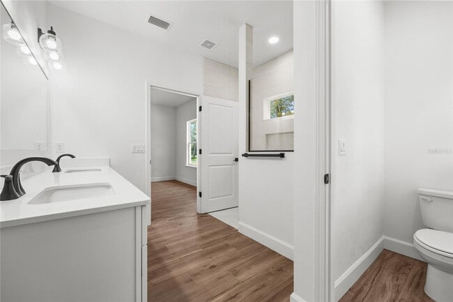 Building Photo - New Construction 3/2 in Bronson