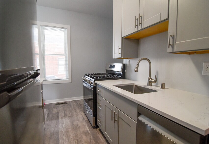 Building Photo - 5938 5th Ave