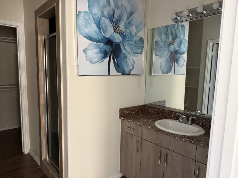 Building Photo - 1610 W Broome St