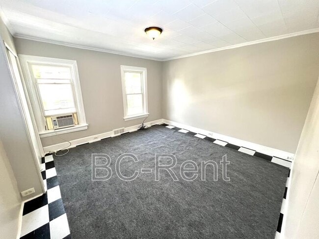 Building Photo - 1124 4th Ave