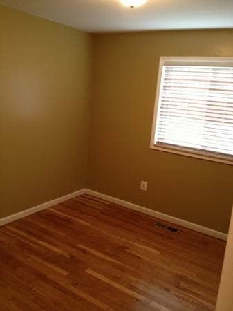 Building Photo - 741 Dorset Ave