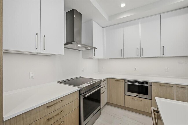 Building Photo - 275 1st Ave S