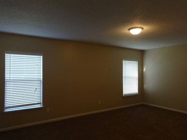 Building Photo - 6685 Southern Oaks Dr