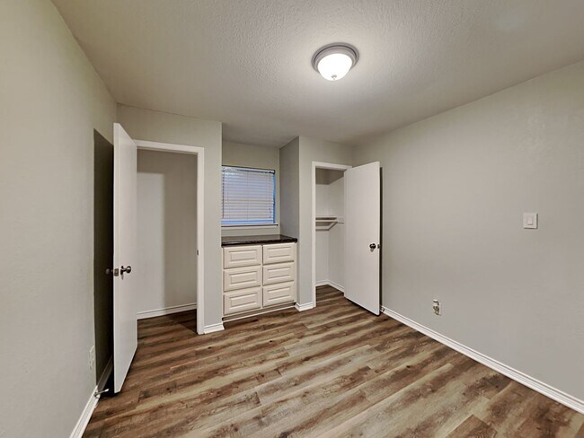 Building Photo - Newly Renovated Single Family Home | 3 BR/1.5BA | 2-Car Covered Parking | Covered Patio