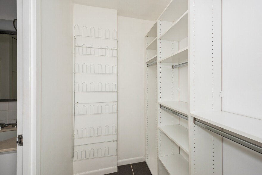 Building Photo - 2800 N Lake Shore Dr