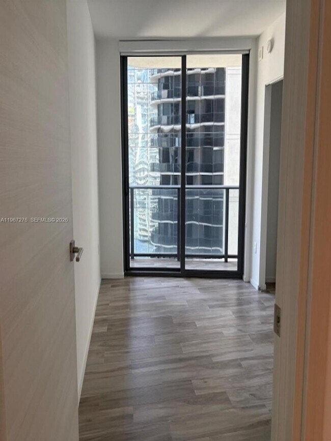 Building Photo - 801 S Miami Ave