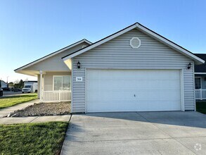 Building Photo - Welcoming 3-bedroom 2 bathroom in Pasco